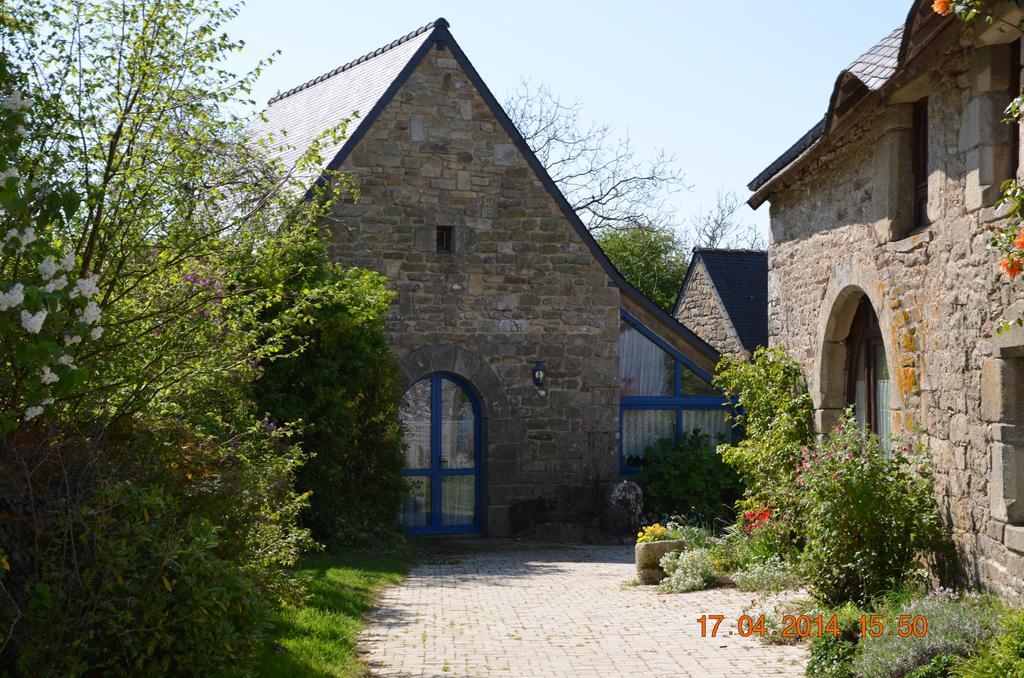 A La Ferme De Kervihern Locoal-Mendon Exterior foto
