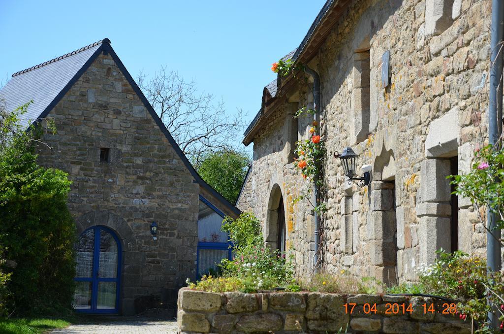 A La Ferme De Kervihern Locoal-Mendon Exterior foto